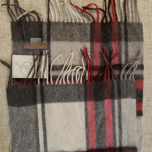LOUISA Peroni womens scarve. 100% cashmere. New without tag.62" L X 12" W. Exele - Picture 6 of 7